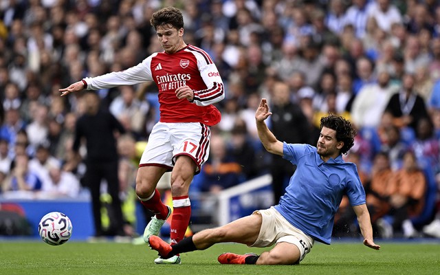 Arsenal thảm bại 0-3 trước Brighton: Đương kim vô địch thua toàn diện