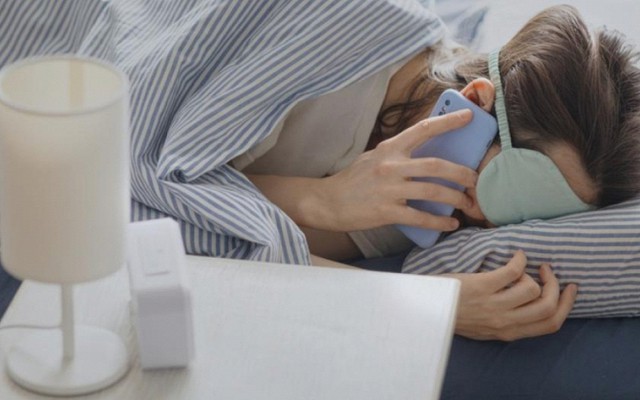 Nghề "dỗ người lạ ngủ" qua điện thoại: Gói dịch vụ 100 triệu đồng/tháng, một nhánh đang nóng của kinh tế bầu bạn