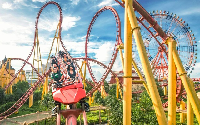 Ông Phạm Nhật Vượng sắp xây 2 VinWonders rộng gấp 4 lần Disneyland Park tại Paris