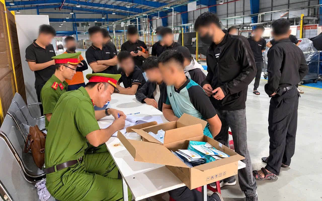 Công an bất ngờ kiểm tra hàng trăm người thuộc 3 công ty