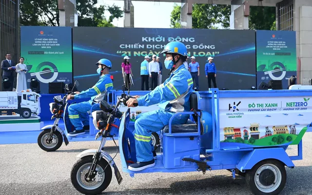 Hơn 1.000 người hưởng ứng lễ phát động Chiến dịch Làm cho thế giới sạch hơn