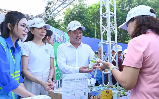 Thí điểm 100 điểm phân loại và thu hồi vật liệu tái chế tại Hà Nội