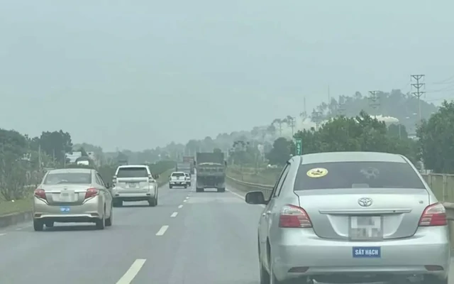 Thông tin mới về việc 'siết' hoạt động của xe tập lái trên cao tốc