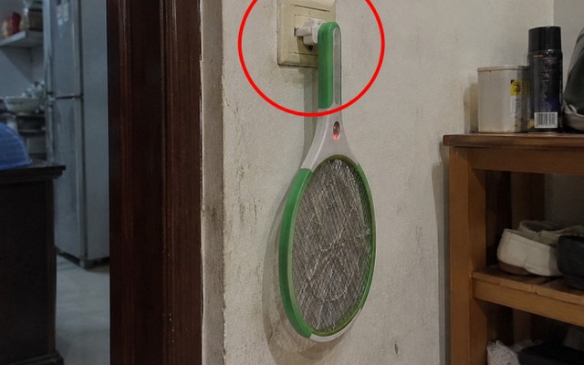 Lời khuyên cho những gia đình vẫn cắm điện vợt muỗi 24/24