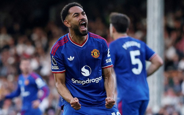 Fulham 1-1 Man Utd: Cunha gỡ hòa phút 89