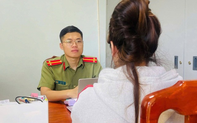 Công an phường mời người phụ nữ đăng tải bài thơ "thịt chó" lên làm việc