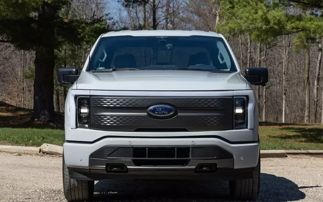 Bán tải điện nổi tiếng của Ford bị thay thế