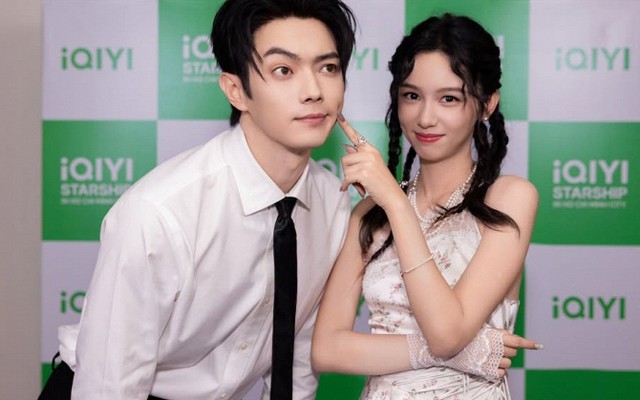 Hứa Khải thích món thịt nướng cuốn rau của Việt Nam, Châu Dã nói cảm ơn bằng tiếng Việt