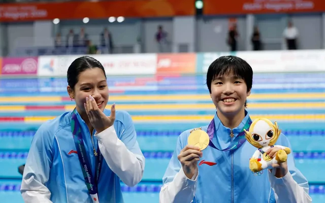 Yu Zidi, cô bé nghịch nước trở thành kỷ lục gia Asiad ở tuổi 13