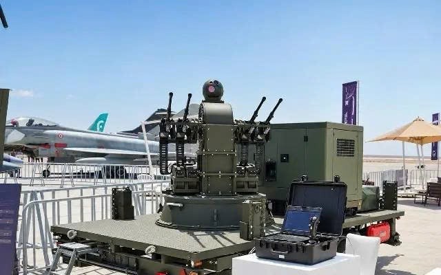 Nga tung hệ thống Zubr chuyên săn drone và đạn tuần kích