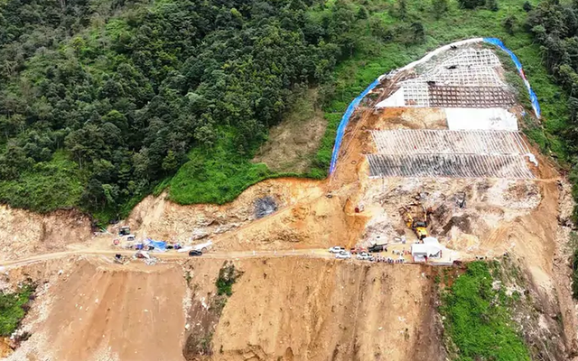 Đường hầm xuyên núi cao nhất Việt Nam đang được Đèo Cả đào dưới "vua đèo" Tây Bắc: Được xếp vào nhóm công trình "cấp đặc biệt", rút ngắn thời gian di chuyển 22km xuống chỉ còn vài phút