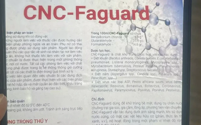 Người đàn ông uống nhầm 2 ngụm thuốc thú y cất trong tủ lạnh