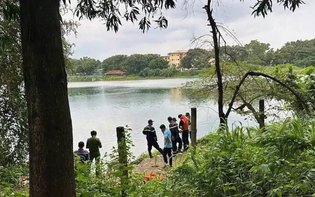 Phát hiện thi thể người đàn ông nổi trên Hồ Đá