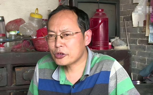Cú trượt dài của thần đồng đỗ Thủ khoa năm 16 tuổi, U60 sống nhờ bố mẹ và trợ cấp 1,5 triệu đồng/tháng