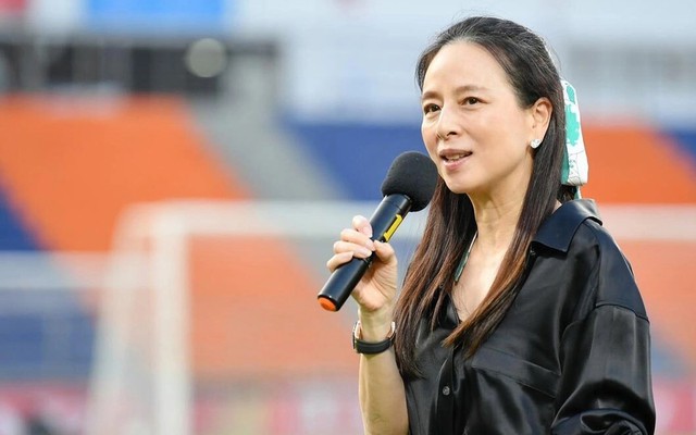 Madam Pang từ bỏ quyền lực ở CLB, trở thành 'bà trùm' bóng đá Thái Lan thế nào?