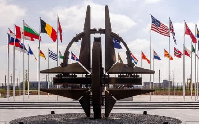 NATO khẩn cấp thực hiện 3 bước đi để tự vệ trước Nga