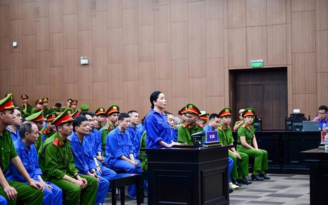 Cựu điều dưỡng Viện Pháp y tâm thần khai nhận tiền giúp 'bà trùm' trốn viện