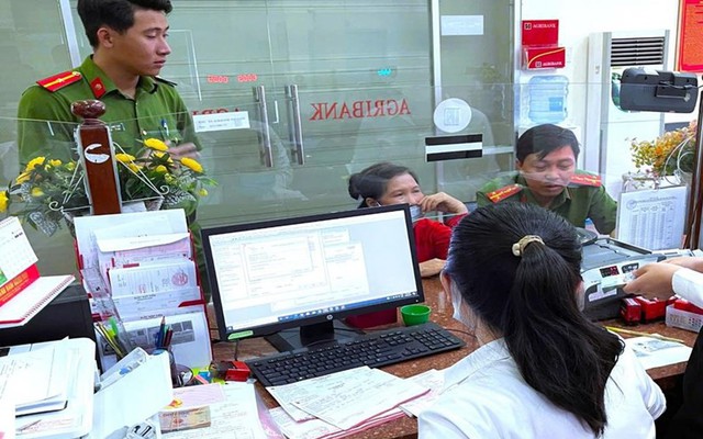 Tất cả người dân chú ý công an đang điều tra giao dịch chuyển tiền, nhận tiền từ các tài khoản ngân hàng sau