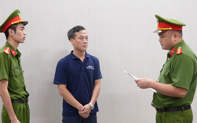 Thi hành lệnh bắt tạm giam Chủ tịch Công ty du lịch Triệu Tuấn Dũng SN 1980