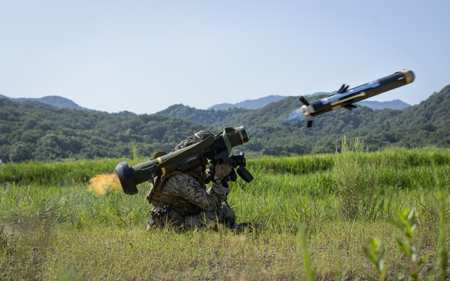 Xe tăng Trung Quốc gặp nguy khi Ấn Độ bắt đầu sản xuất tên lửa Javelin?