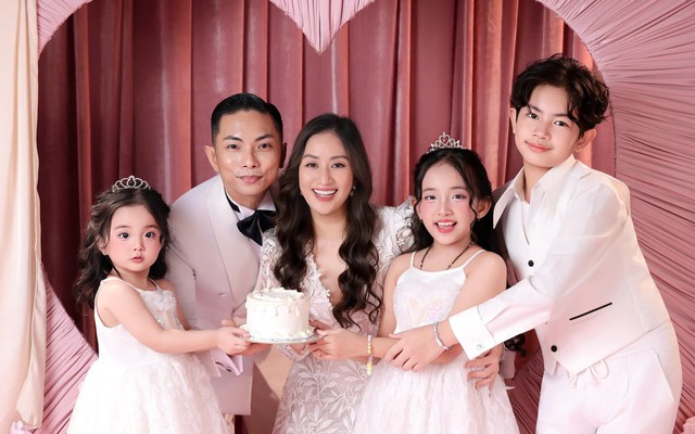 Nữ hoàng dancesport cưới chồng kiện tướng kém 11 tuổi, sinh ra 3 cực phẩm visual, câu chuyện sinh con dịp nghỉ lễ càng thu hút sự chú ý