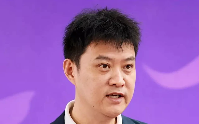 MC Thư Khải đột tử tại đài truyền hình