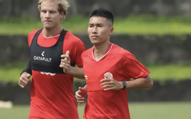 Doãn Ngọc Tân lỡ trận đầu tiên V-League vì thẻ đỏ