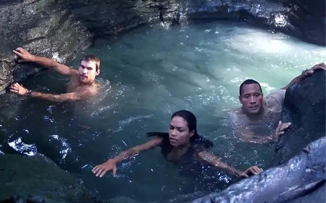 Trong phim ảnh thường thấy cảnh người ta nhảy từ vách đá rất cao xuống biển, vậy ngoài đời thực kết quả sẽ ra sao?