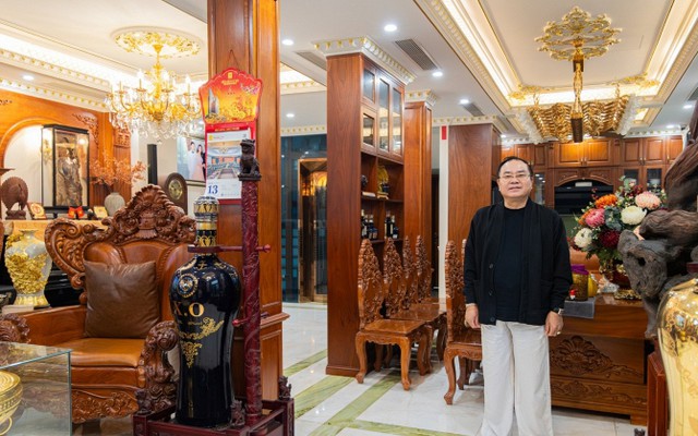 Nam NSND mang hàm Đại tá nghỉ hưu ở tuổi 58, cưới vợ kém 13 tuổi, sở hữu biệt thự 4 tầng ở Hà Nội