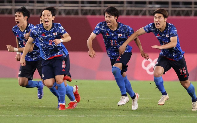 Thắng “siêu nghẹt thở” 9-8 ở loạt luân lưu, Nhật Bản vào chung kết ASIAD