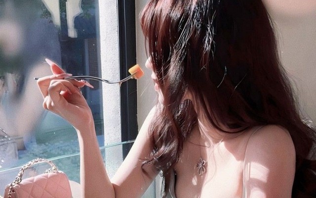 Tưởng nhịn ăn giúp phòng bệnh, người phụ nữ 30 tuổi "tá hỏa" khi nước tiểu đầy bọt, mắc bệnh tiểu đường