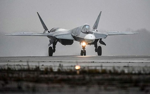 Rostec lần đầu trình làng UAV tàng hình phóng từ tiêm kích Su-57E