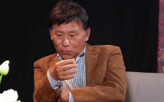 "Không thể nào đem bằng thạc sĩ, tiến sĩ ra để bắt khán giả trả tiền cao hơn cho mình"