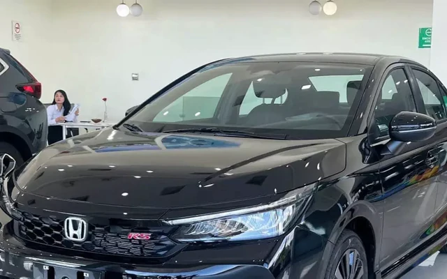 Thị trường ô tô tiếp tục đua giảm giá sau tháng Ngâu