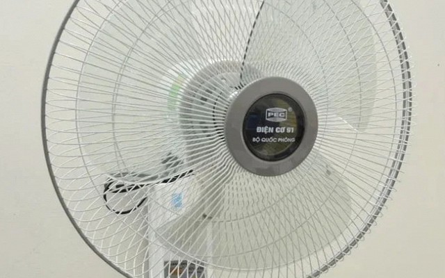 Vì sao nhiều gia đình vẫn thích dùng quạt treo tường?