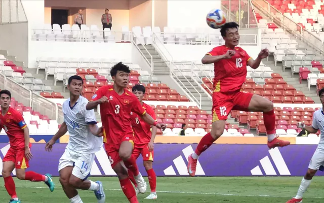 ASIAD 2026: Philippines gọi 3 cầu thủ quá tuổi đấu U23 Việt Nam