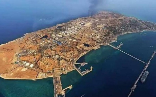 Mỹ tấn công quy mô lớn các cơ sở chiến lược trên đảo Kharg của Iran
