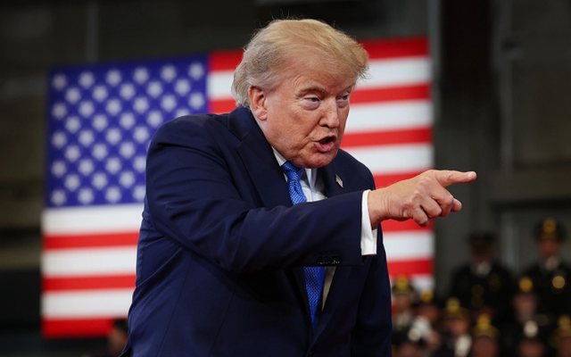 Nguyên do tỷ lệ ủng hộ Tổng thống Trump giảm xuống mức thấp kỷ lục?