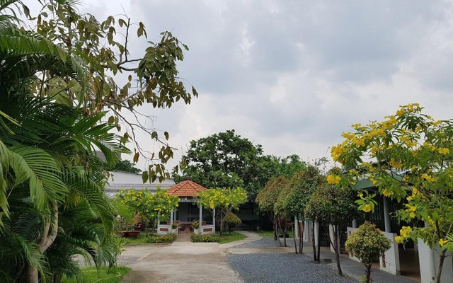Việt Nam đã có "nhà dưỡng lão" nhận chăm sóc miễn phí hơn 200 người cao tuổi đến cuối đời: Khuôn viên viện rộng 1200m2, bao quanh nhiều hoa và cây xanh