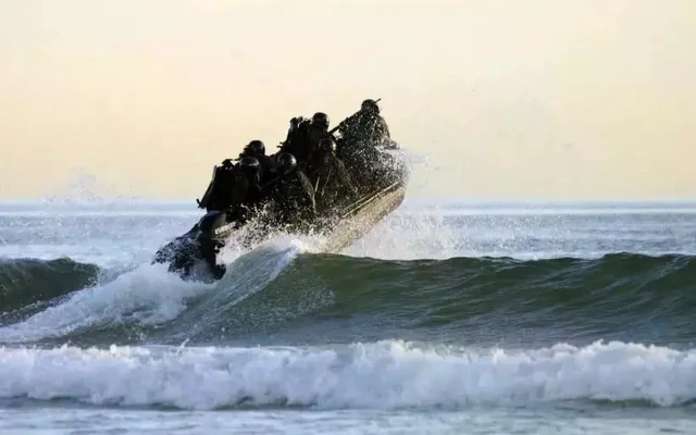 Mỹ bí mật rà phá thủy lôi suốt 4 tháng ở eo biển Hormuz