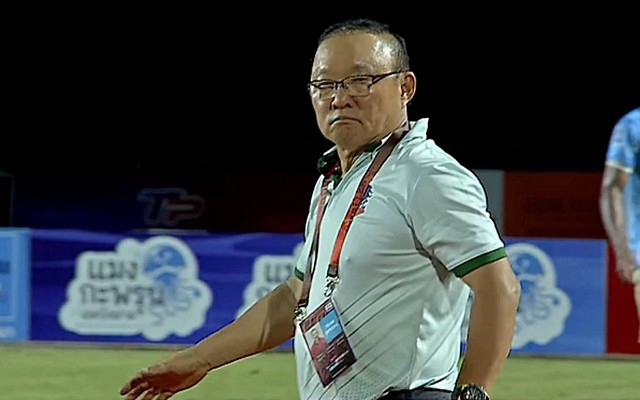 HLV Park Hang-seo ngược dòng thắng ấn tượng ở Thai League, được truyền thông Thái Lan khen hết lời