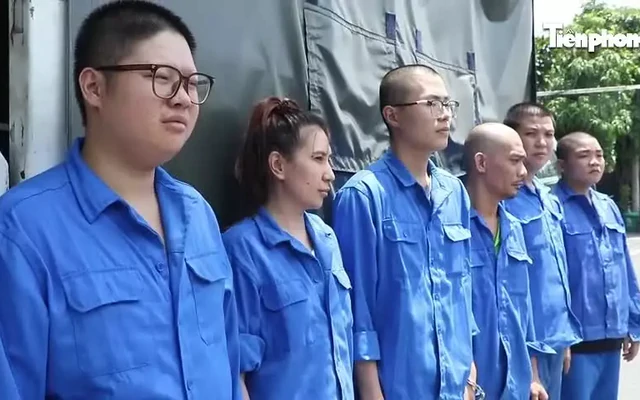 Thủ đoạn lừa đảo tinh vi phía sau những chiếc 'xe ngân hàng' giá rẻ