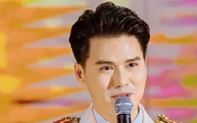 Nam MC 39 tuổi dẫn chương trình tầm cỡ quốc gia nhắc nhở đàn em