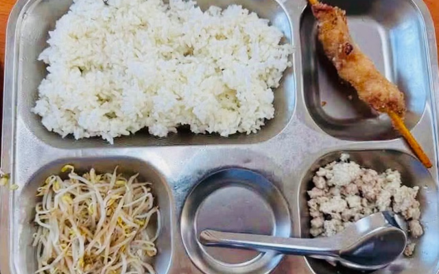 Nóng: Sở GD&ĐT Hà Nội yêu cầu rà soát toàn bộ phương án tổ chức bữa ăn bán trú trên địa bàn