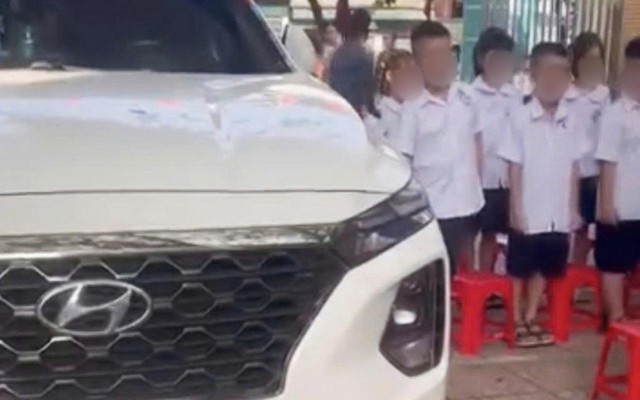 Vụ đỗ ô tô ngay cạnh nơi học sinh đang chào cờ ở Quảng Ninh: Nữ hiệu phó giải trình gì?
