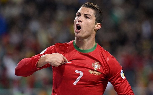 Thèm muốn Cris Ronaldo, Man United cố công chèo kéo