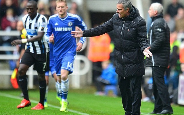 Nhận lỗi về mình, Mourinho khéo léo “chửi” cả đội Chelsea