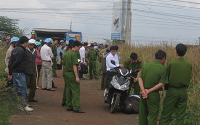 Kinh hoàng phát hiện người đàn ông chết trong tư thế quỳ