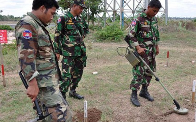 Trung Quốc cử chuyên gia huấn luyện lính Campuchia