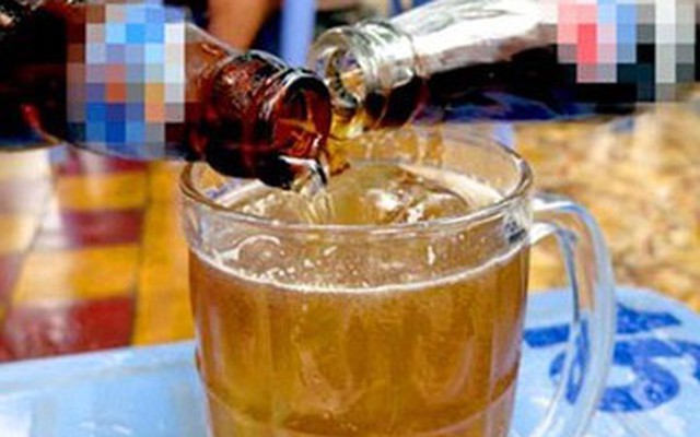 Uống rượu bia pha nước ngọt: Tưởng cứu cánh hóa tội đồ gây hại